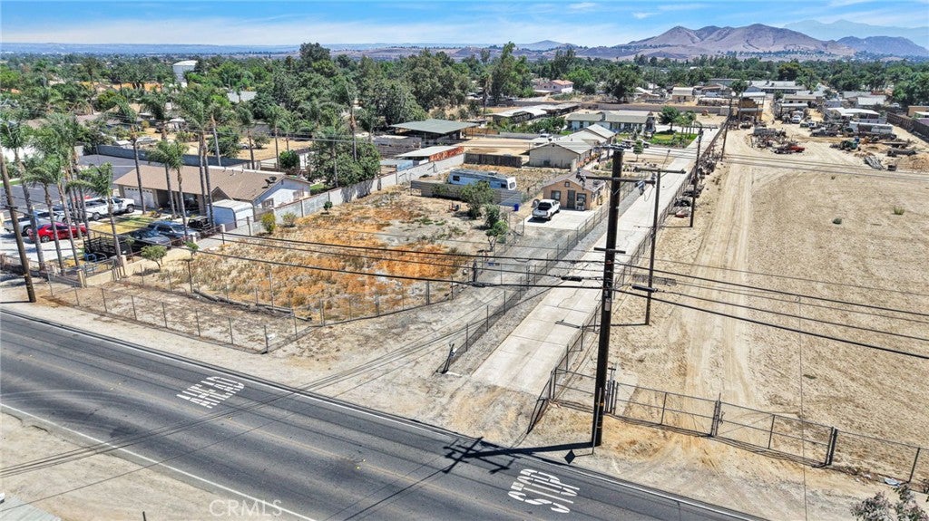 8082 Jurupa Valley Road