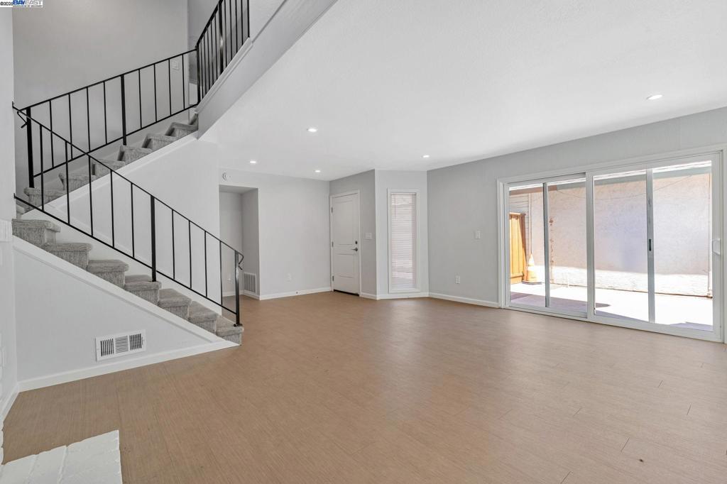 BRENTWOOD - Residential Lease