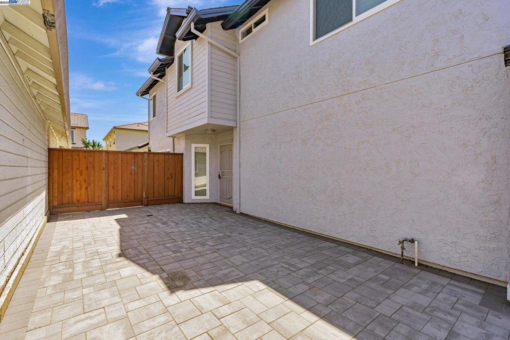 BRENTWOOD - Residential Lease