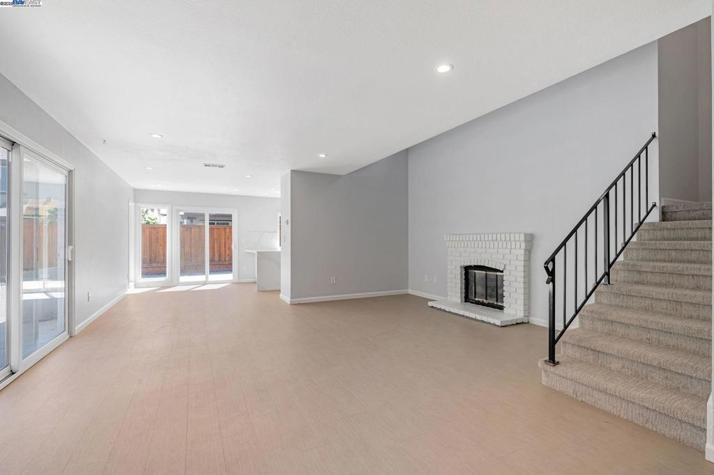 BRENTWOOD - Residential Lease