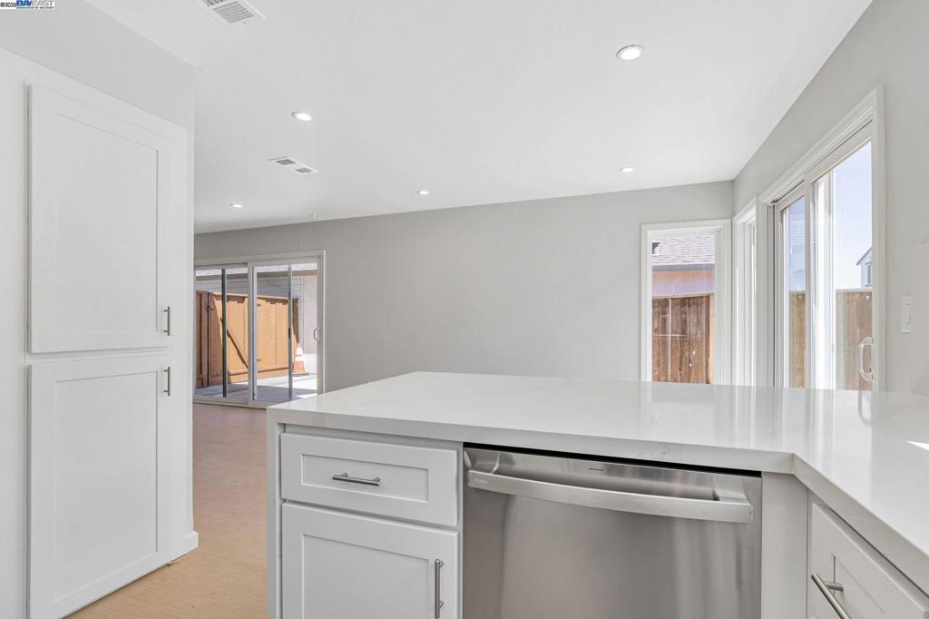 BRENTWOOD - Residential Lease