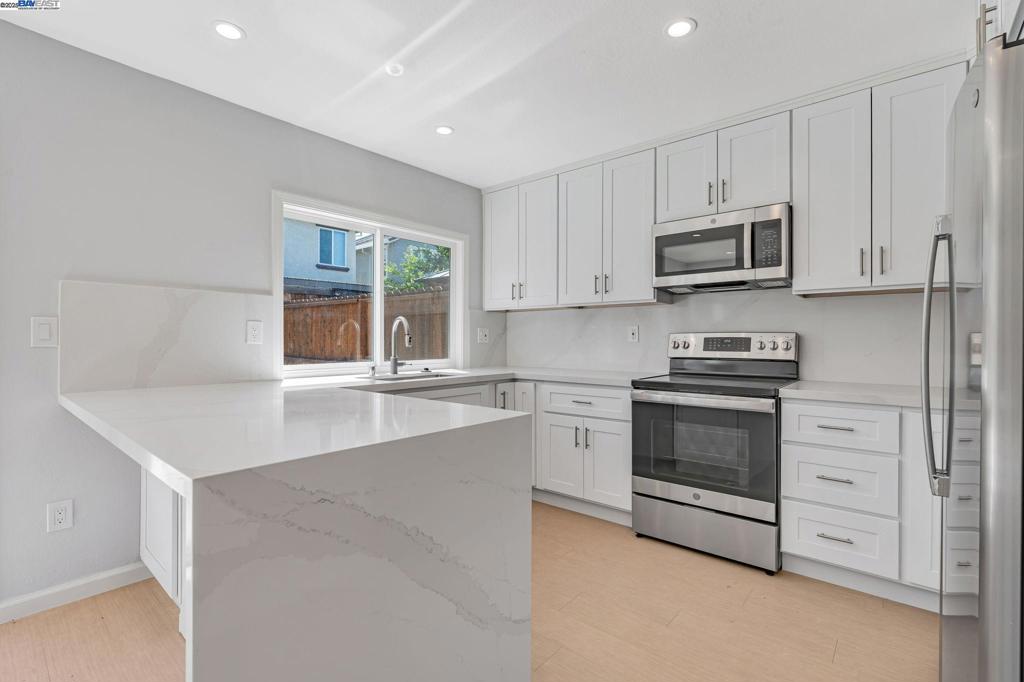 BRENTWOOD - Residential Lease