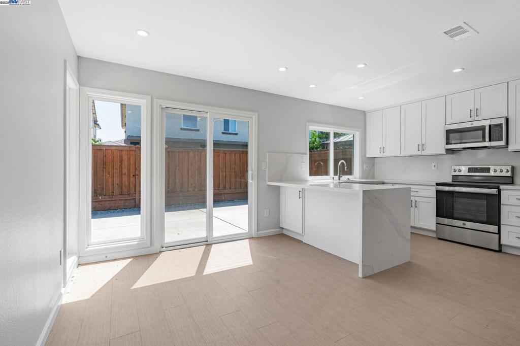 BRENTWOOD - Residential Lease