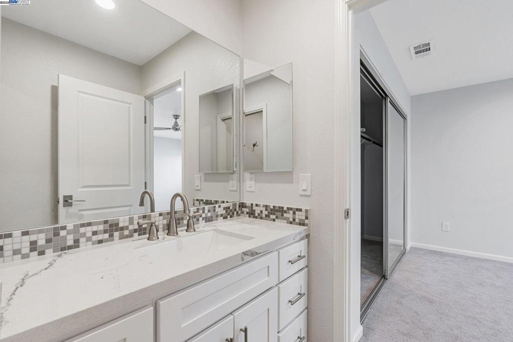 BRENTWOOD - Residential Lease