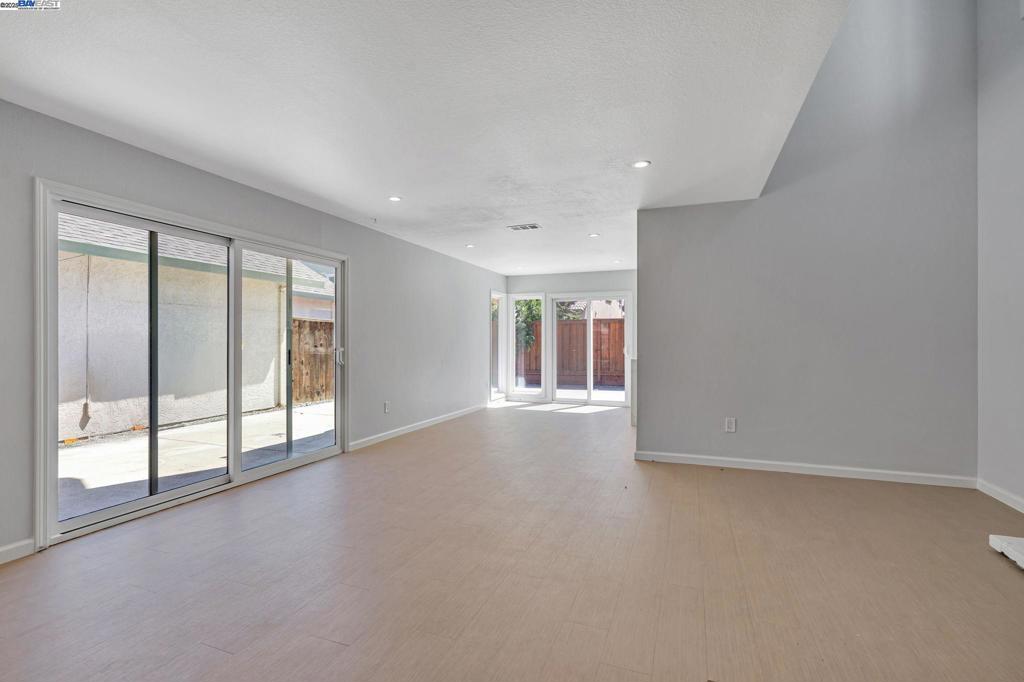 BRENTWOOD - Residential Lease