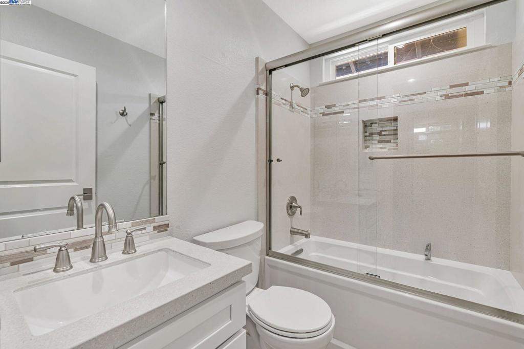 BRENTWOOD - Residential Lease