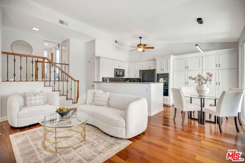 Photo of 350 N Clybourn Avenue #36, Burbank, CA 91505 (MLS # 26640607)