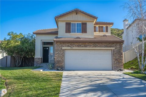 Photo of 17913 Maplehurst Place, Canyon Country, CA 91387 (MLS # SR26007466)