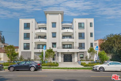 Photo of 1832 S Barrington Avenue #401, Los Angeles, CA 90025 (MLS # 26648477)