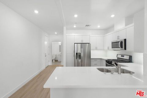 Tiny photo for 1832 S Barrington Avenue #401, Los Angeles, CA 90025 (MLS # 26648477)