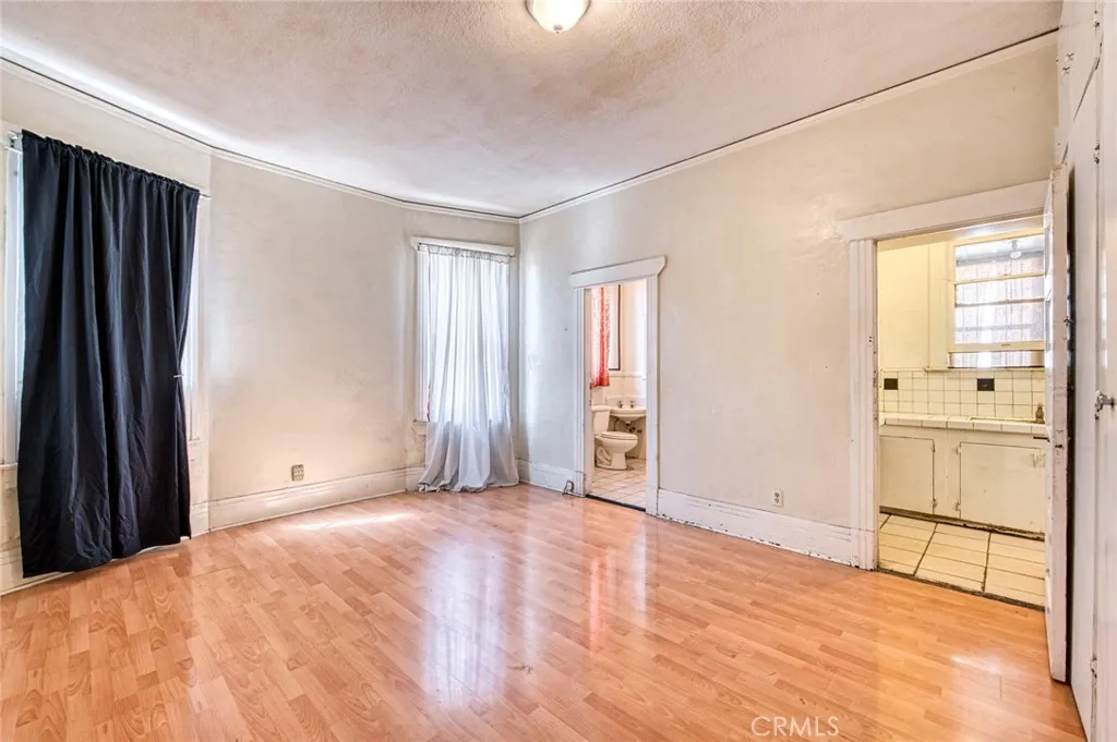 Los Angeles, California 90012, United States, 3 Bedrooms Bedrooms, ,2 BathroomsBathrooms,Residential,Active,157529