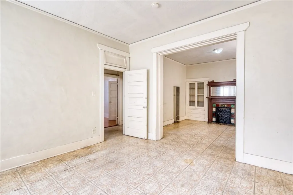 Los Angeles, California 90012, United States, 3 Bedrooms Bedrooms, ,2 BathroomsBathrooms,Residential,Active,157529