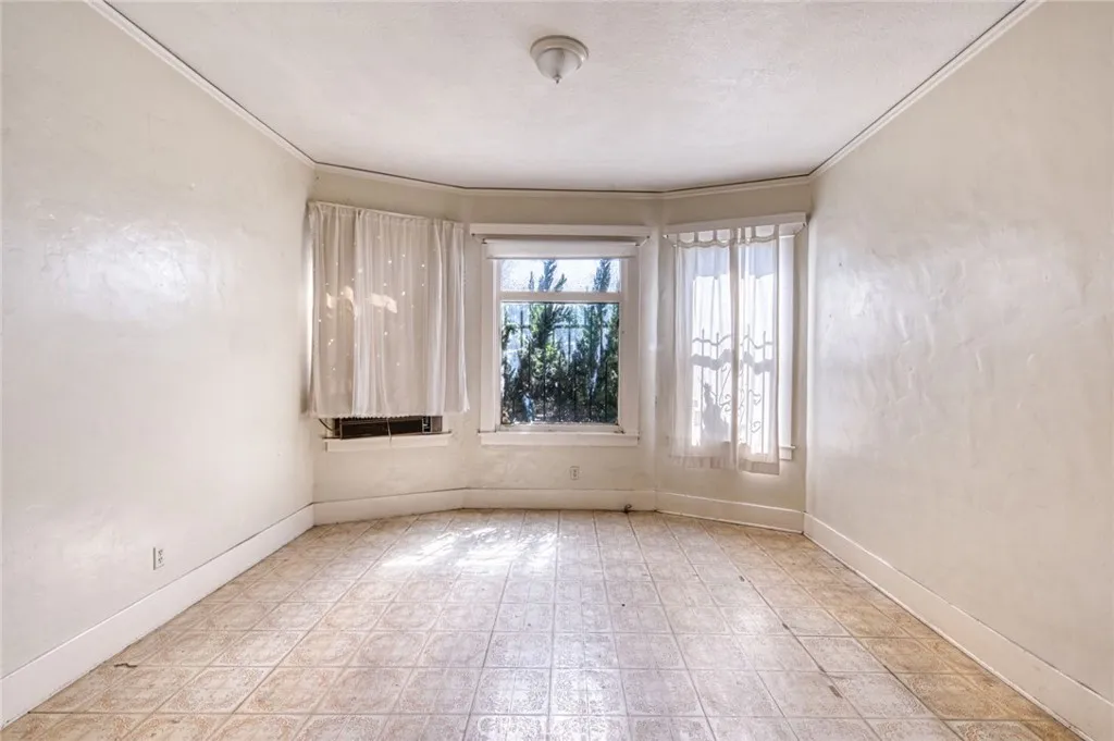 Los Angeles, California 90012, United States, 3 Bedrooms Bedrooms, ,2 BathroomsBathrooms,Residential,Active,157529