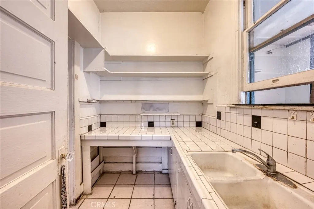 Los Angeles, California 90012, United States, 3 Bedrooms Bedrooms, ,2 BathroomsBathrooms,Residential,Active,157529