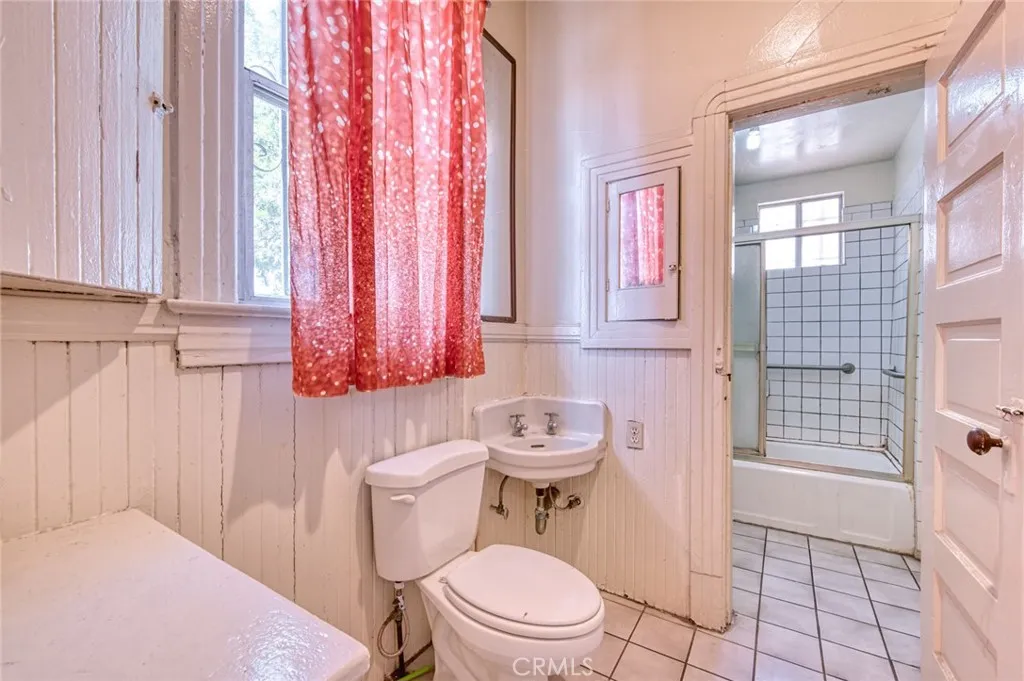 Los Angeles, California 90012, United States, 3 Bedrooms Bedrooms, ,2 BathroomsBathrooms,Residential,Active,157529