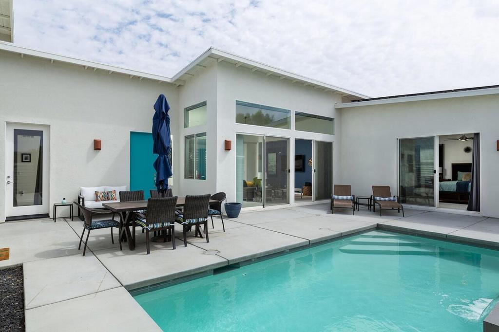 13890 Avenida La Vista