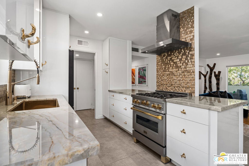 2300 S Palm Canyon Drive 31
