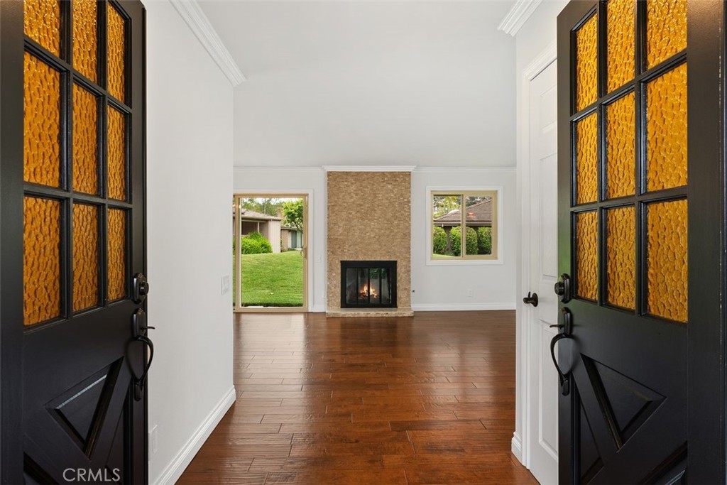 27411 Avenida Larga
