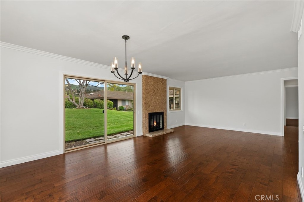 27411 Avenida Larga