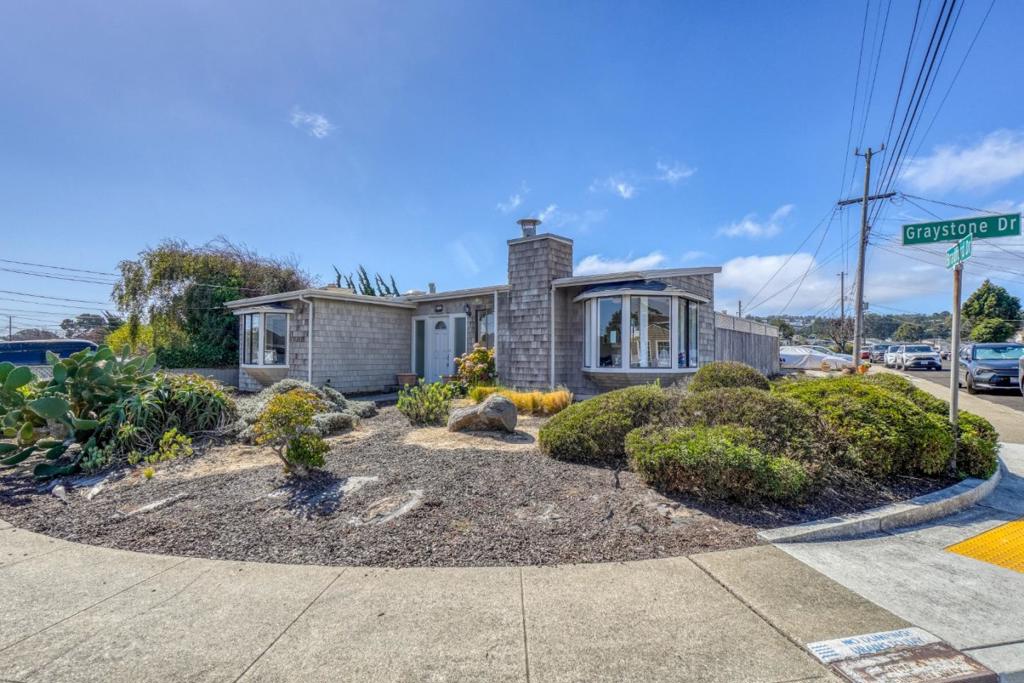 12 Graystone Drive