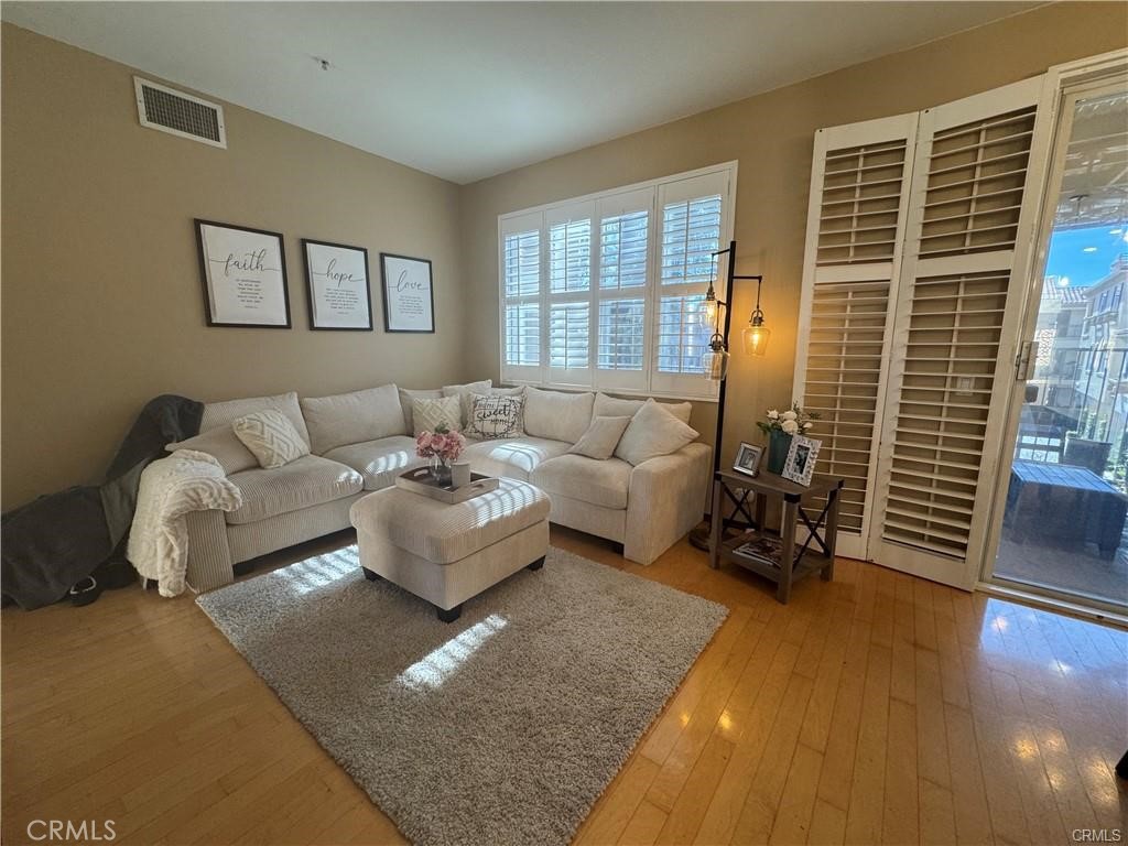 Properties 2 219 Seacountry Lane