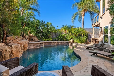 Photo of 10 Thorn Oak, Rancho Santa Margarita, CA 92679 (MLS # OC26147803)