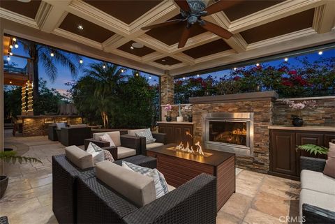 Photo of 10 Thorn Oak, Rancho Santa Margarita, CA 92679 (MLS # OC26147803)
