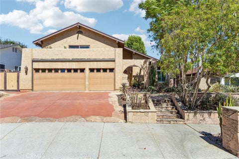 Photo of 42 Kanan Road, Oak Park, CA 91377 (MLS # PV26160222)