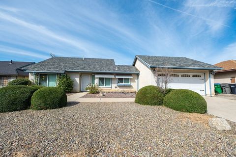 Photo of 41426 Shadow Palm Way, Hemet, CA 92544 (MLS # IV26048745)