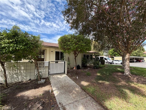 Photo of 98 Via Estra #C, Laguna Woods, CA 92637 (MLS # RS26197111)
