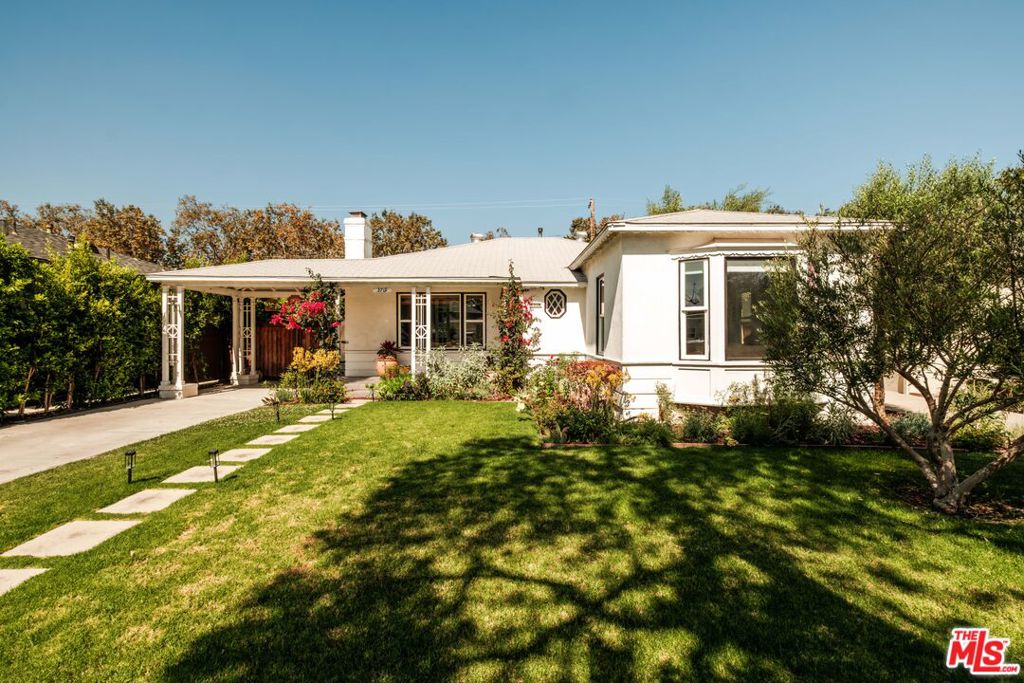 Photo of 3719 Somerset Drive, Los Angeles, CA 90016 (MLS # 26866083)