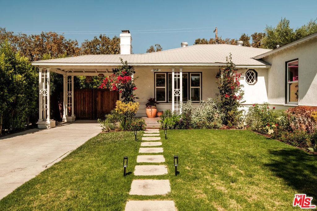 Photo of 3719 Somerset Drive, Los Angeles, CA 90016 (MLS # 26866083)
