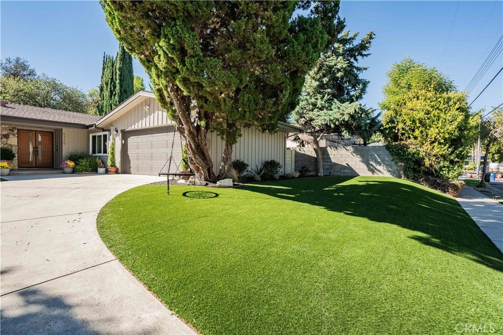 Photo of 5329 Blanco Avenue, Woodland Hills, CA 91367 (MLS # SR25241907)