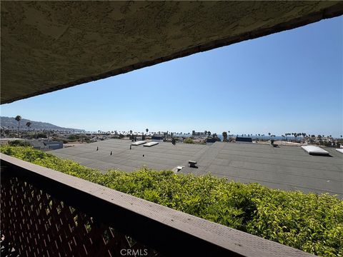 Photo of 537 Avenue A, Redondo Beach, CA 90277 (MLS # SB25216439) Photo of 537 Avenue A, Redondo Beach, CA 90277 (MLS # SB25216439)
