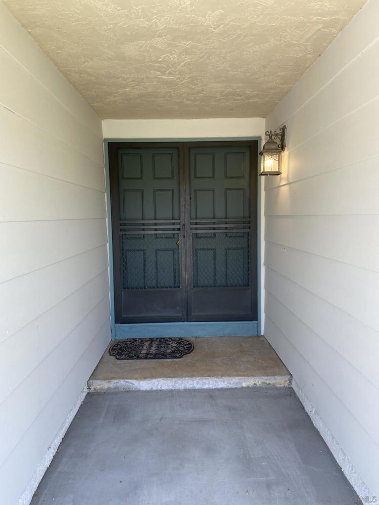 10011 Woodrose Av.