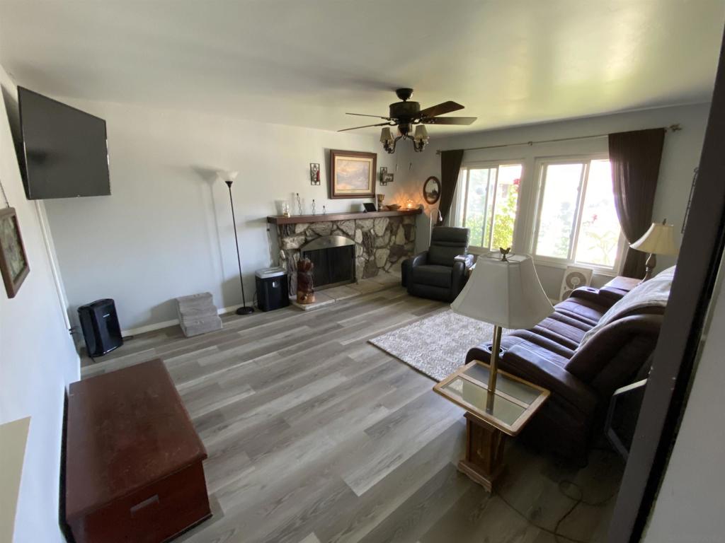 10011 Woodrose Av.