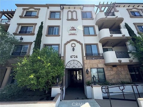 Photo of 4724 Kester Ave #308 AVE, Sherman Oaks, CA 91403 (MLS # SR26208097)