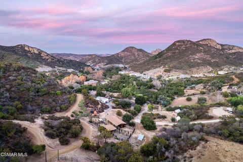 Photo of 320 E Carlisle Road, Thousand Oaks, CA 91361 (MLS # 225000084) Photo of 320 E Carlisle Road, Thousand Oaks, CA 91361 (MLS # 225000084)