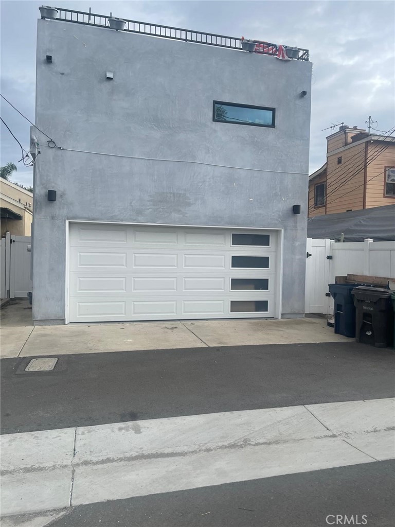 1209 Huntington Street