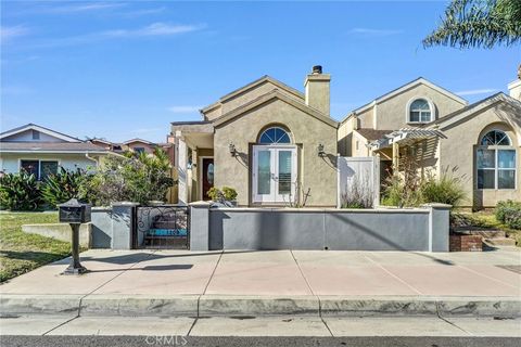 Photo of 1209 Huntington Street, Huntington Beach, CA 92648 (MLS # PW25265837)