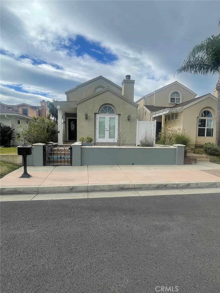 1209 Huntington Street