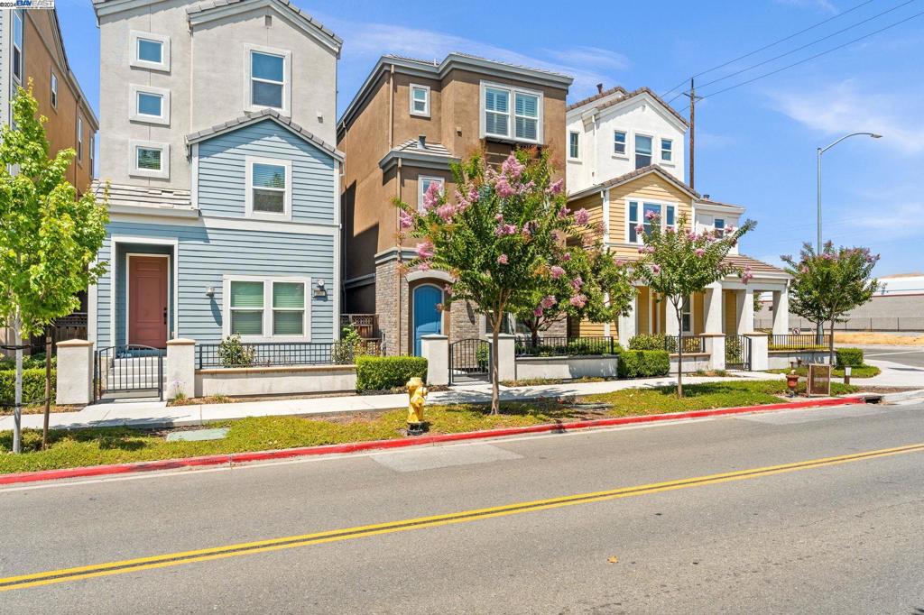 MILPITAS - Residential