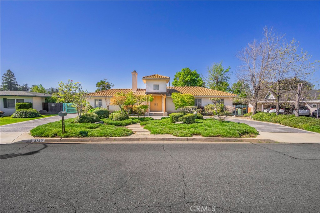 2720 E Sunset Hill Drive