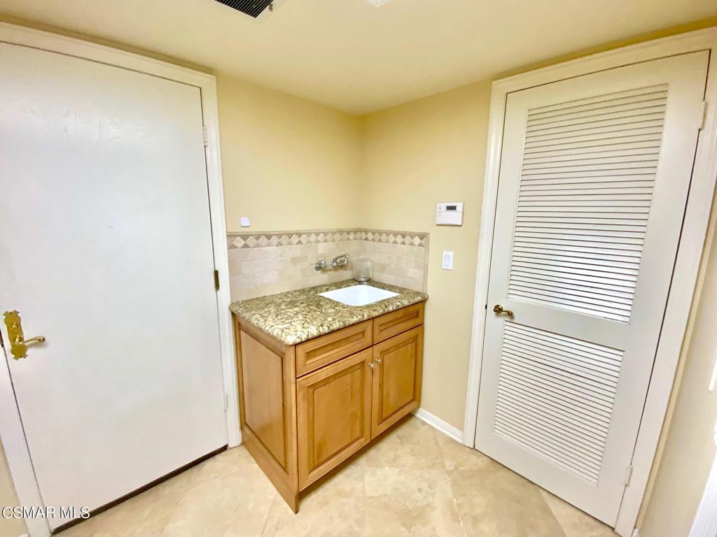 Ben Johnson Fairway NR-745 - 745 - Residential Lease