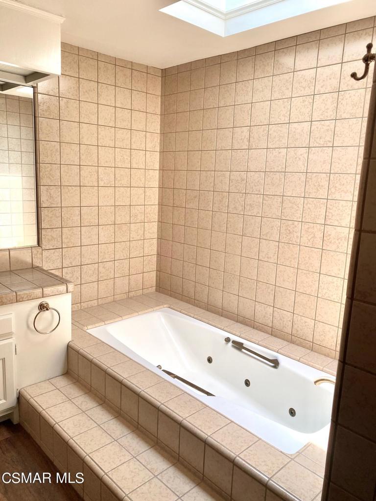 Ben Johnson Fairway NR-745 - 745 - Residential Lease