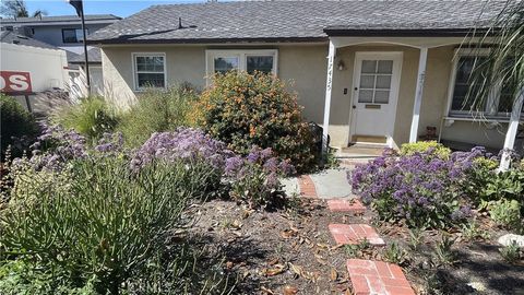 Photo of 17435 Runnymede Street, Van Nuys, CA 91406 (MLS # SR26086062)