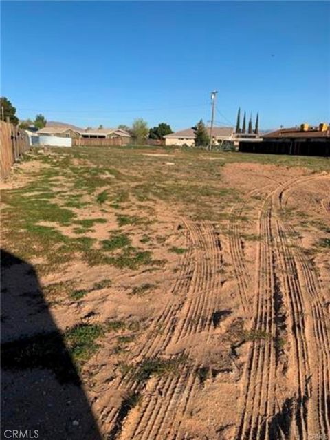 Photo of 0 Mohawk Road, Apple Valley, CA 92308 (MLS # MB26113302)