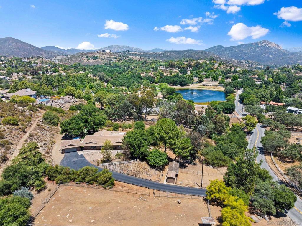 2686 Via Viejas