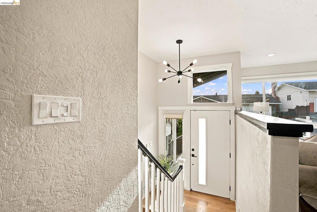 476 Creighton Way