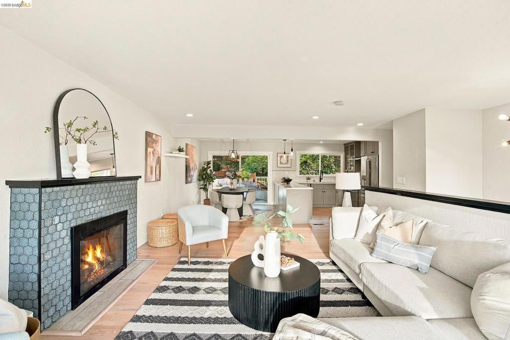476 Creighton Way